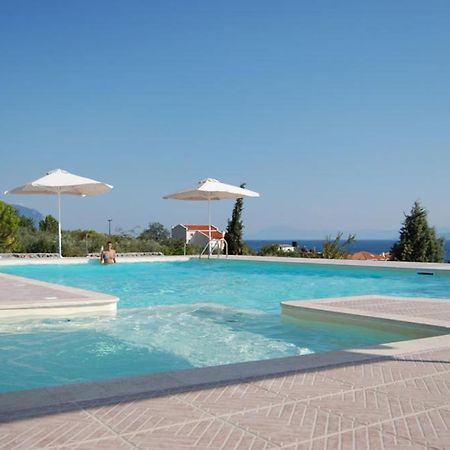 Astrolabe Hotel Khronia Bagian luar foto