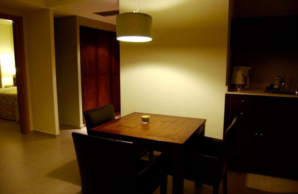 Astrolabe Hotel Khronia Ruang foto