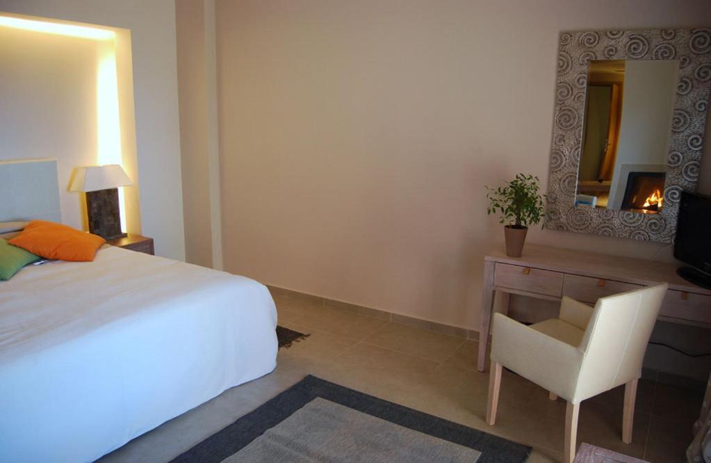 Astrolabe Hotel Khronia Ruang foto